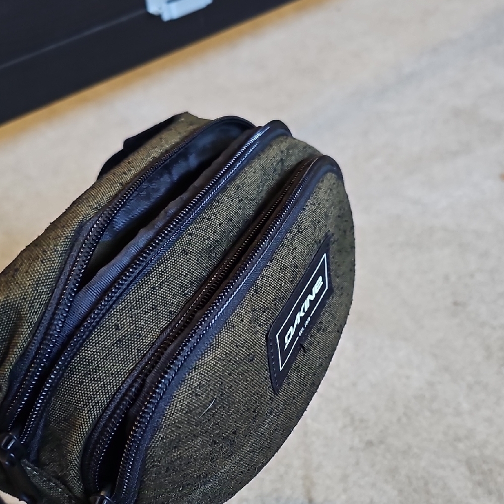 Dakine Forest Green Belt Bag - Picture 3 of 5